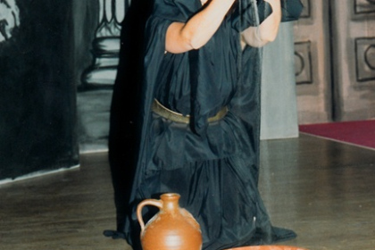 theaterverein-wetter-antigone-bild10