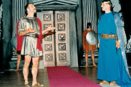 theaterverein-wetter-antigone-bild15