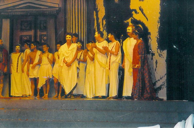 theaterverein-wetter-antigone-bild01