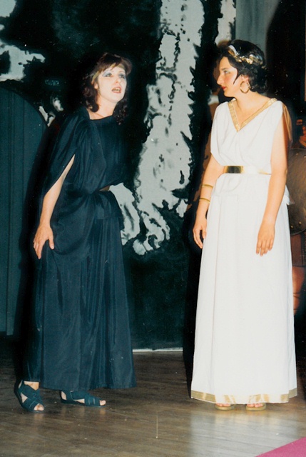 theaterverein-wetter-antigone-bild02