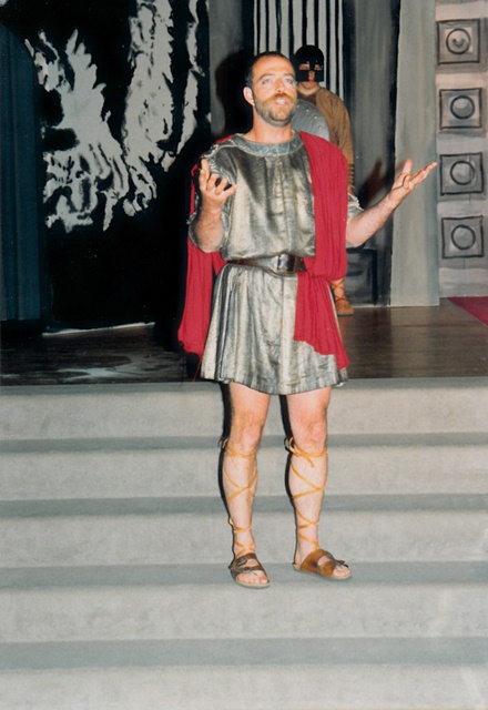 theaterverein-wetter-antigone-bild17