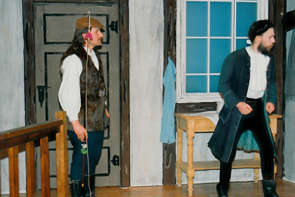 theaterverein-wetter-der-zerbrochene-krug-bild09