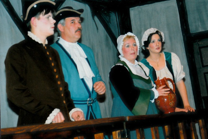 theaterverein-wetter-der-zerbrochene-krug-bild10