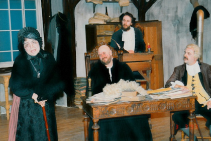 theaterverein-wetter-der-zerbrochene-krug-bild17