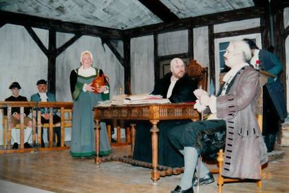 theaterverein-wetter-der-zerbrochene-krug-bild22