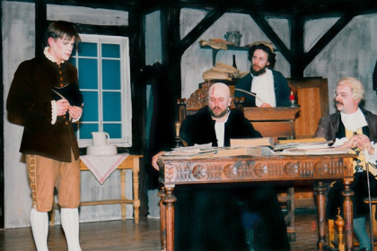 theaterverein-wetter-der-zerbrochene-krug-bild23