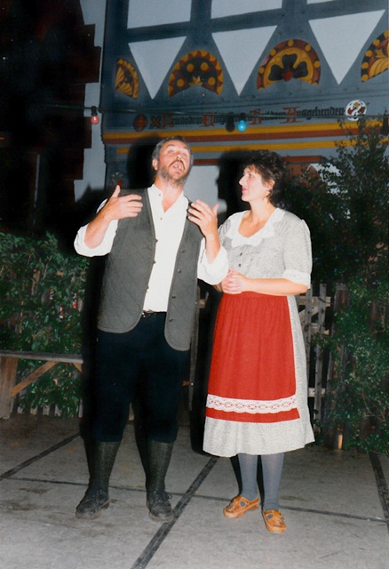 theaterverein-wetter-der-froehliche-weinberg-bild02