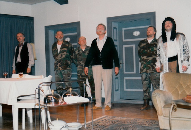 theaterverein-wetter-die-physiker-bild26