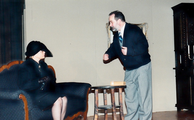 theaterverein-wetter-biedermann-und-die-brandstifter-bild04