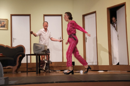 theaterverein-wetter-der-nackte-wahnsinn-premiere-43