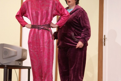 theaterverein-wetter-der-nackte-wahnsinn-premiere-45