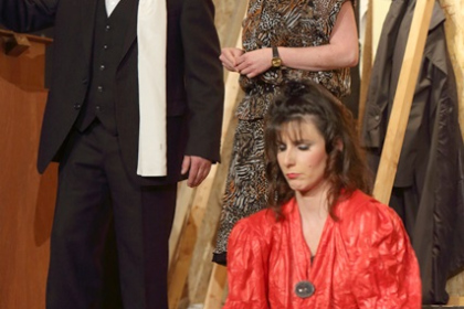 theaterverein-wetter-der-nackte-wahnsinn-premiere-60