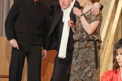 theaterverein-wetter-der-nackte-wahnsinn-premiere-63