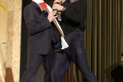 theaterverein-wetter-der-nackte-wahnsinn-premiere-79
